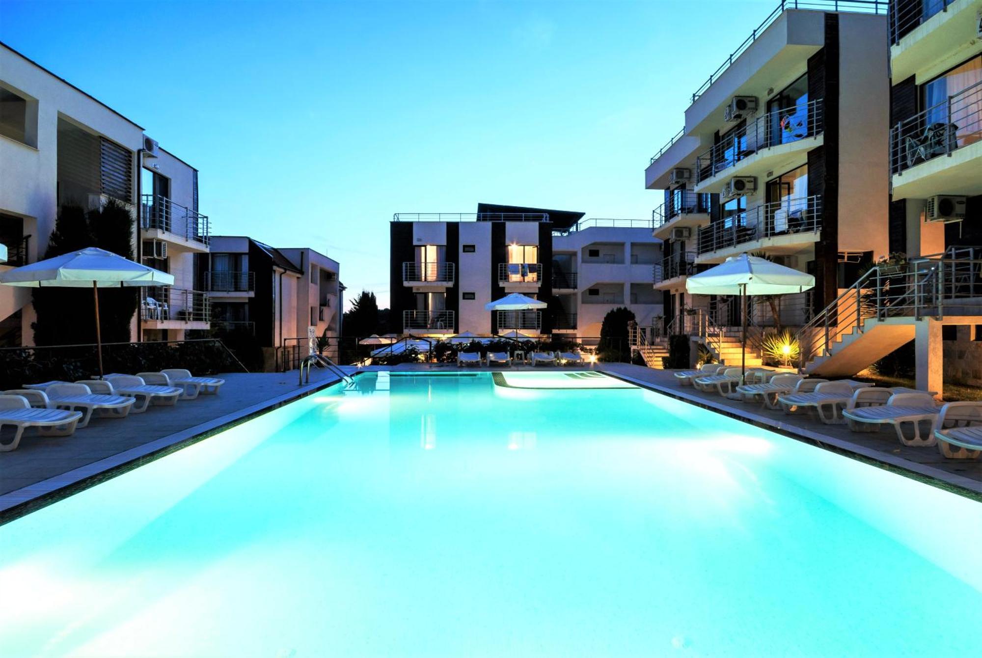New Line Village Apartments Slântsjev Brjag Eksteriør bilde