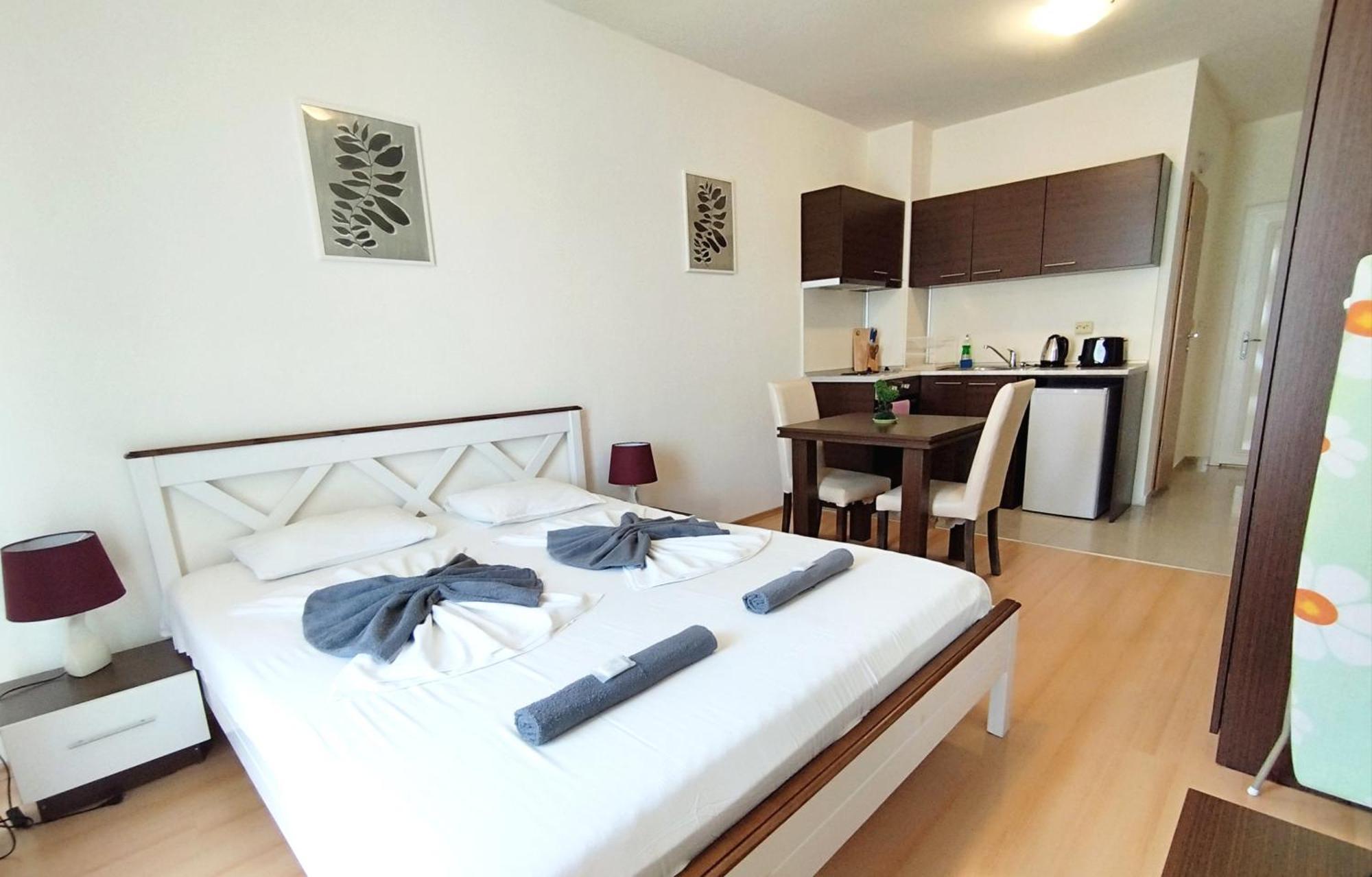 New Line Village Apartments Slântsjev Brjag Eksteriør bilde